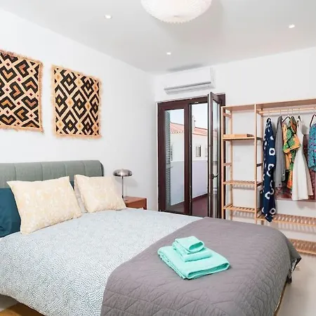 Contemporary Oceanside Rooftop Эрисейра