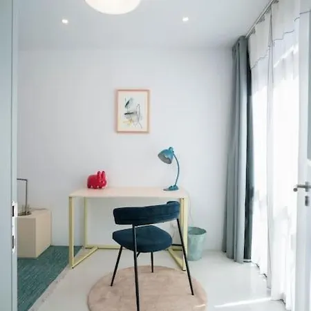 Contemporary Oceanside Rooftop Апартаменты