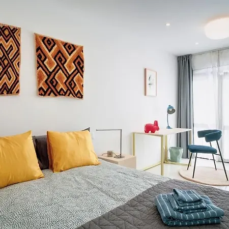 Contemporary Oceanside Rooftop *