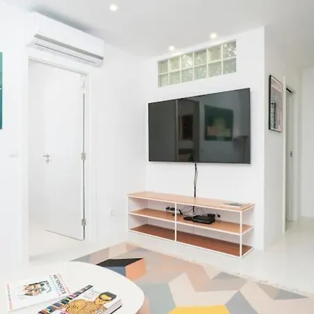 Contemporary Oceanside Rooftop Апартаменты *