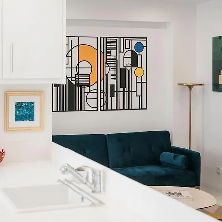 Contemporary Oceanside Rooftop Apartment Ericeira