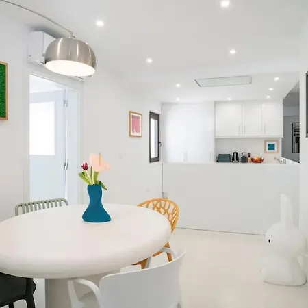 Contemporary Oceanside Rooftop Апартаменты