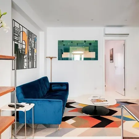 Contemporary Oceanside Rooftop